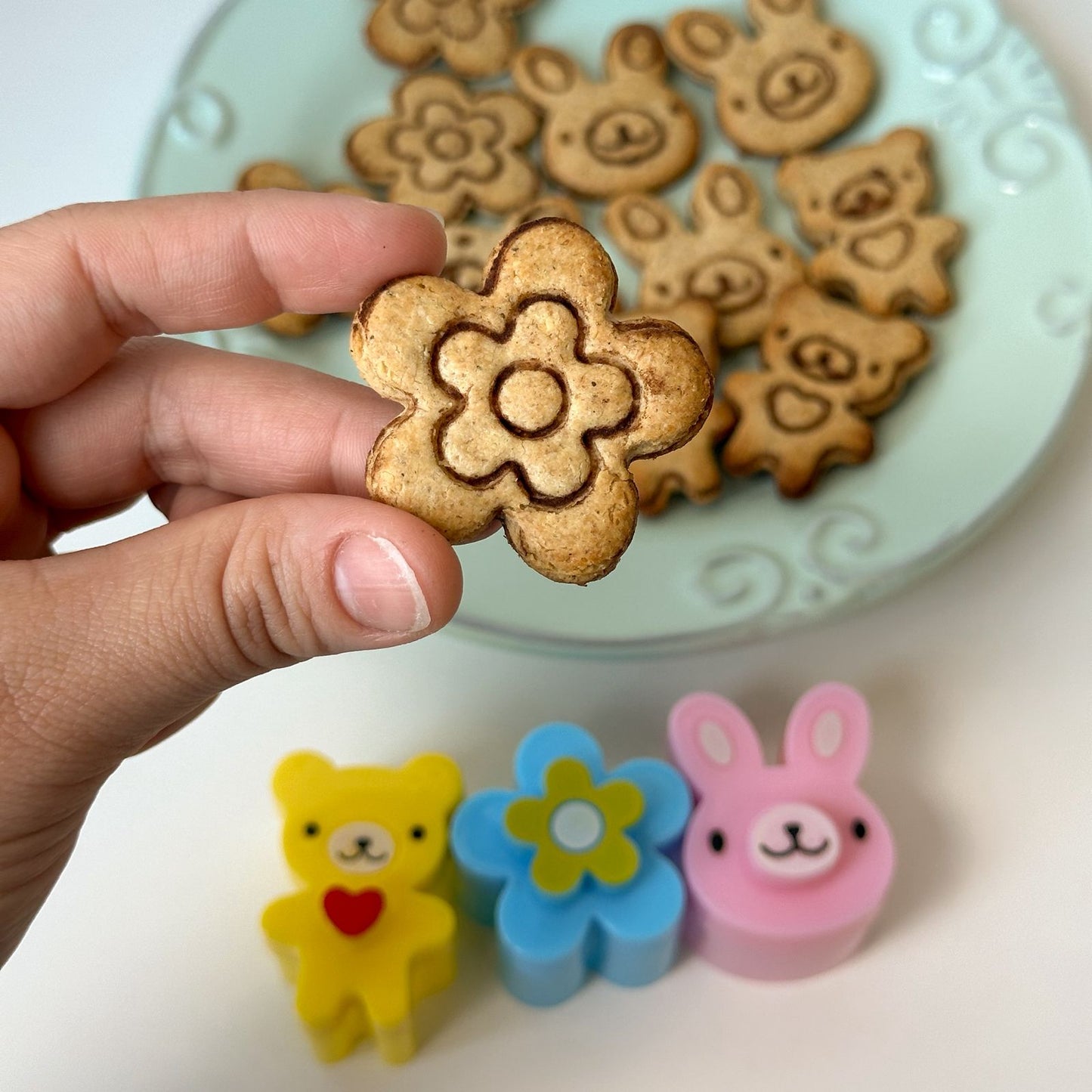 Cortadores de Biscoito e Pão com Carimbo – Ursinho, Coelho e Flor Divertidos