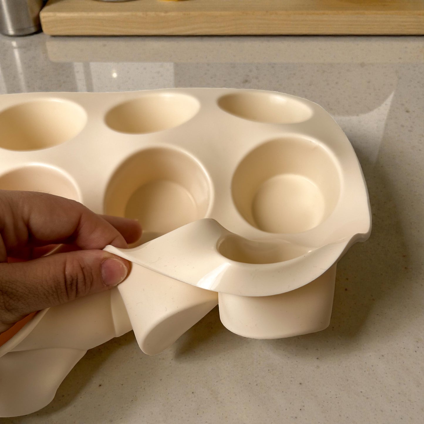 Forma de Silicone para Muffins e Bolinhos – 12 Cavidades