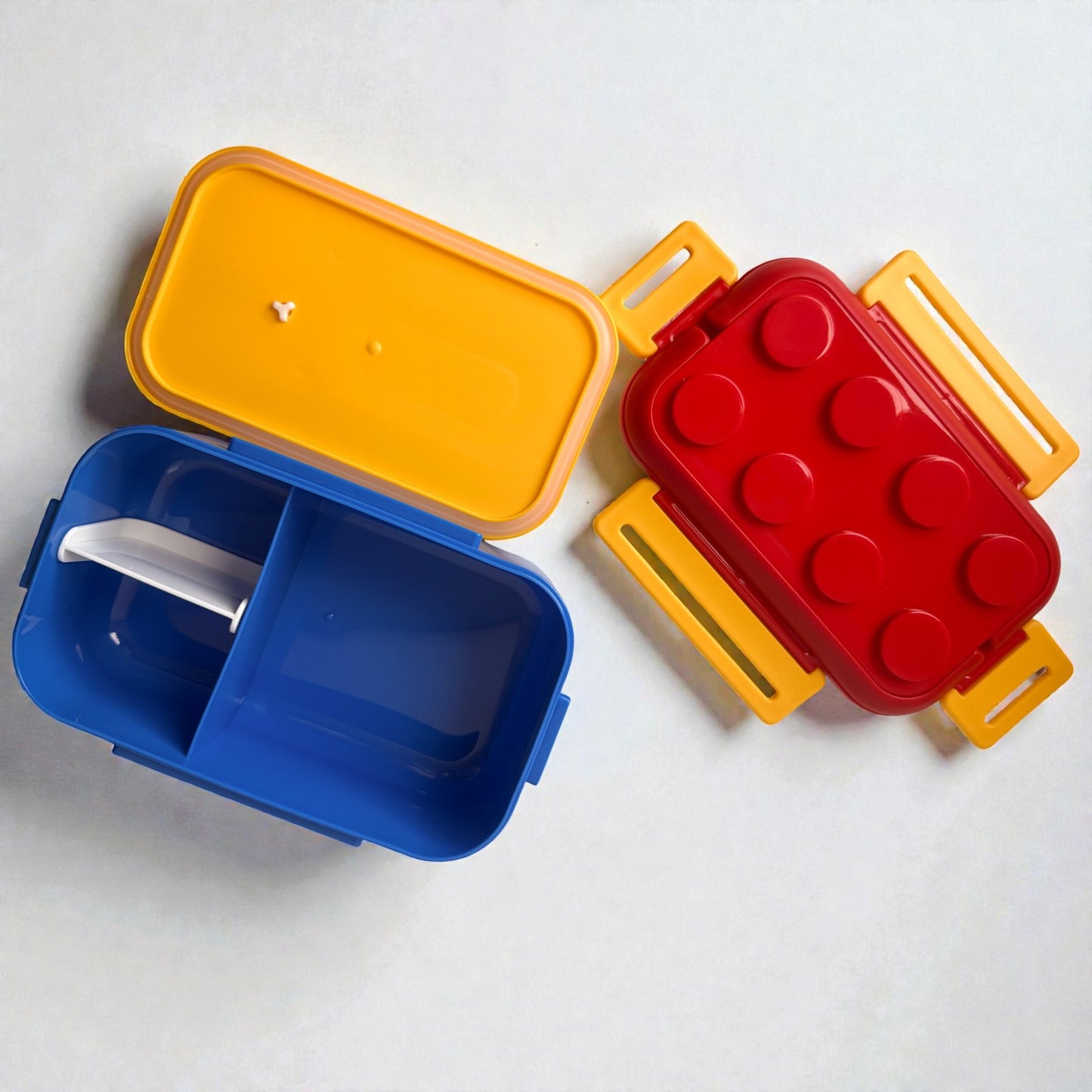 Lancheira Infantil com Divisórias e Talheres – Estilo Blocos, Colorida e Prática para o Dia a Dia