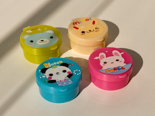 Pote Infantil Pequeno para Lancheira – Mini Pote com Tampa e Estampa Fofa (Ideal para Frutas, Snacks e Molhos)